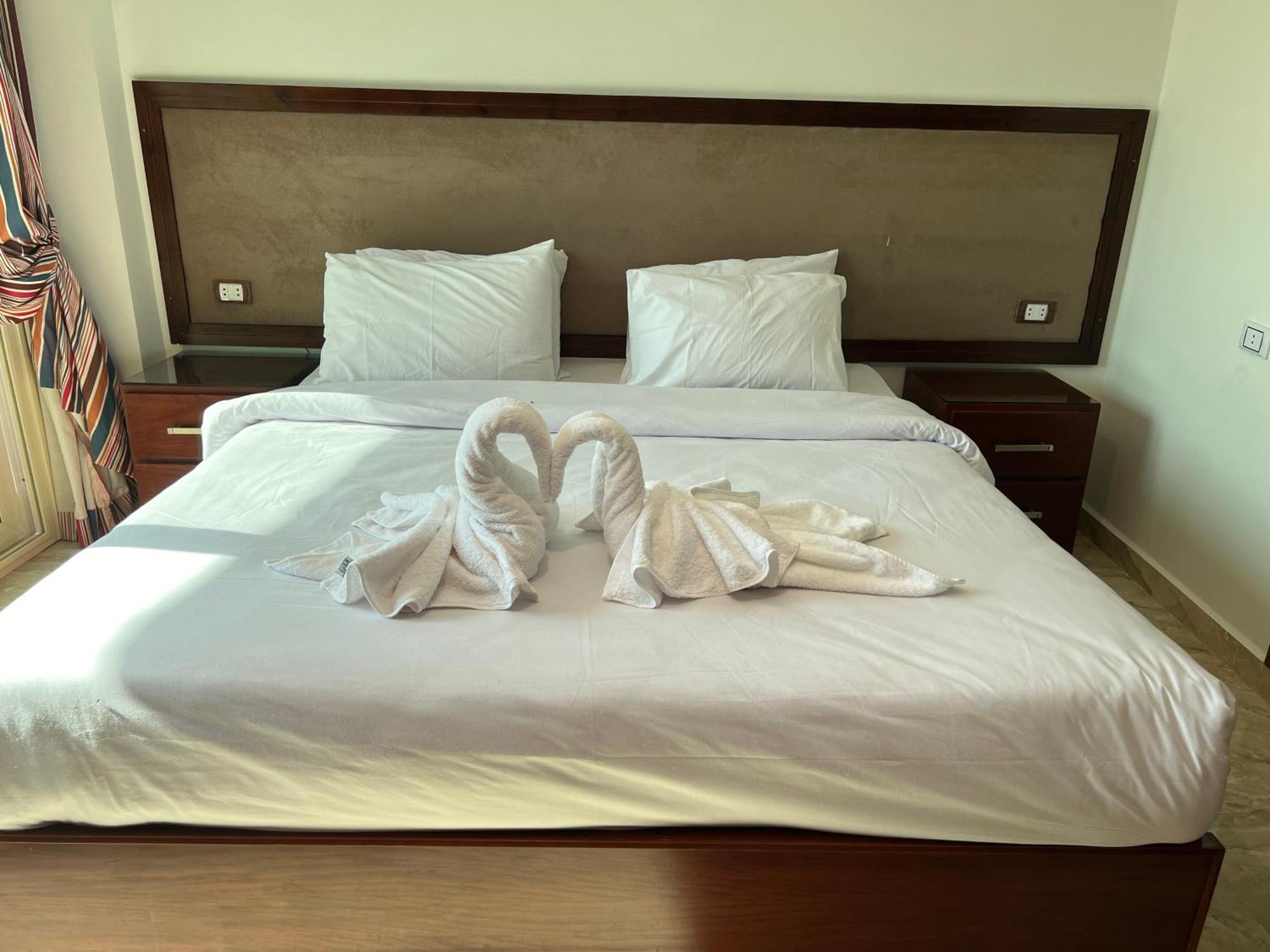 Flower Pyramids Inn Kafrat al Jabal Экстерьер фото