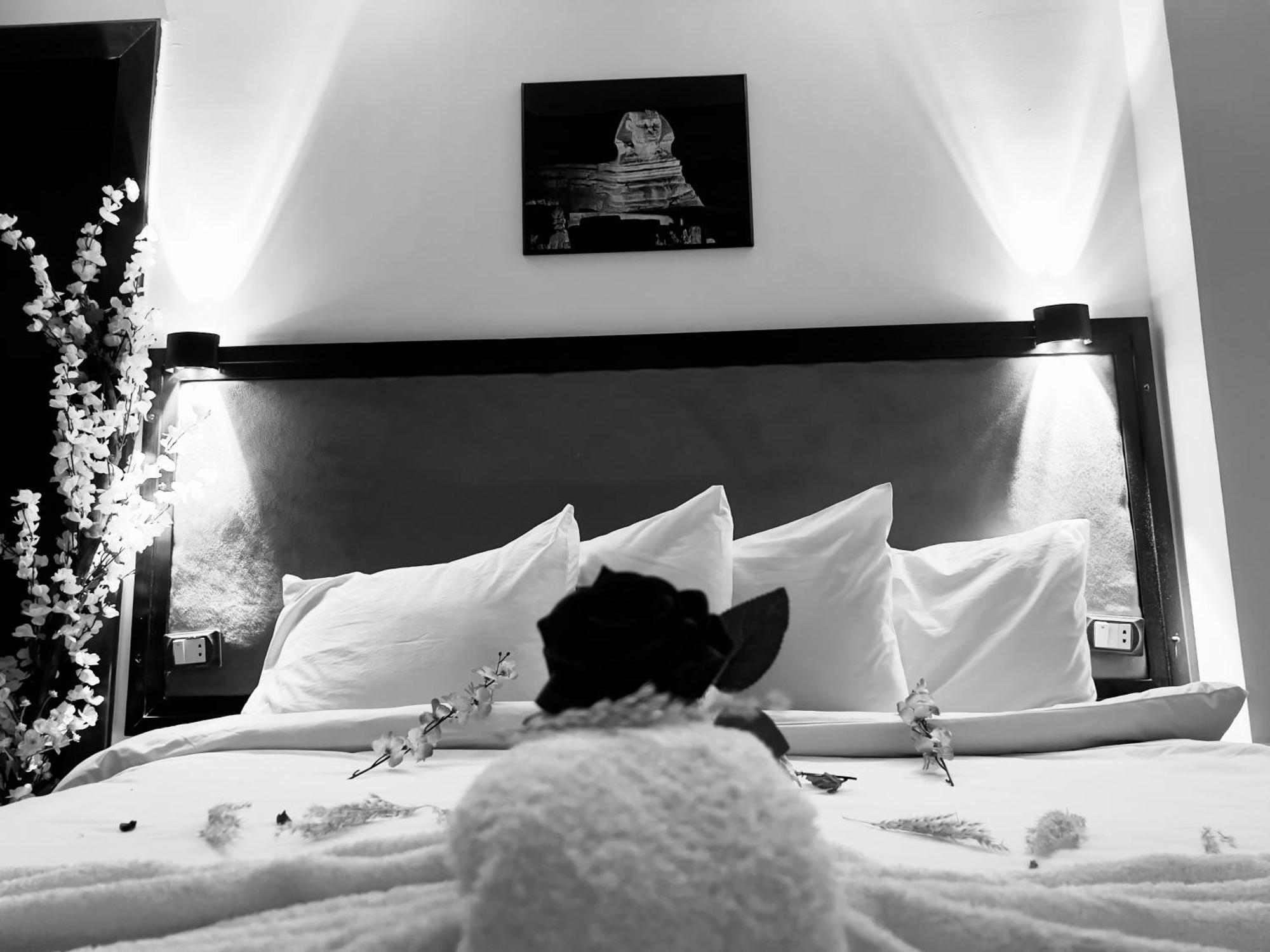 Flower Pyramids Inn Kafrat al Jabal Экстерьер фото
