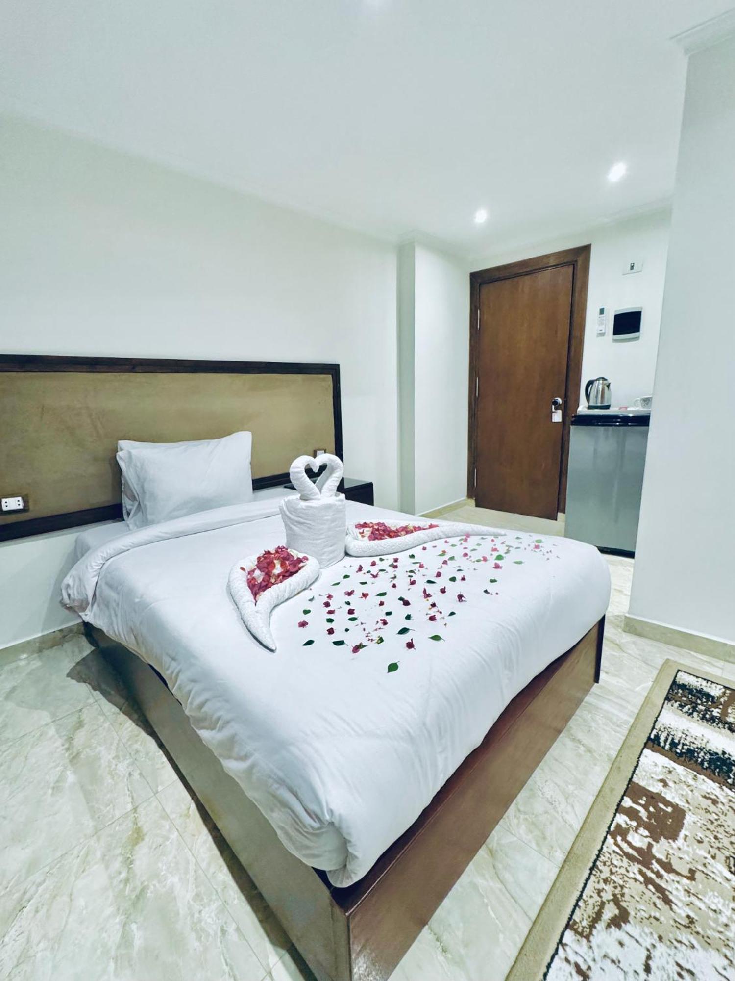 Flower Pyramids Inn Kafrat al Jabal Экстерьер фото