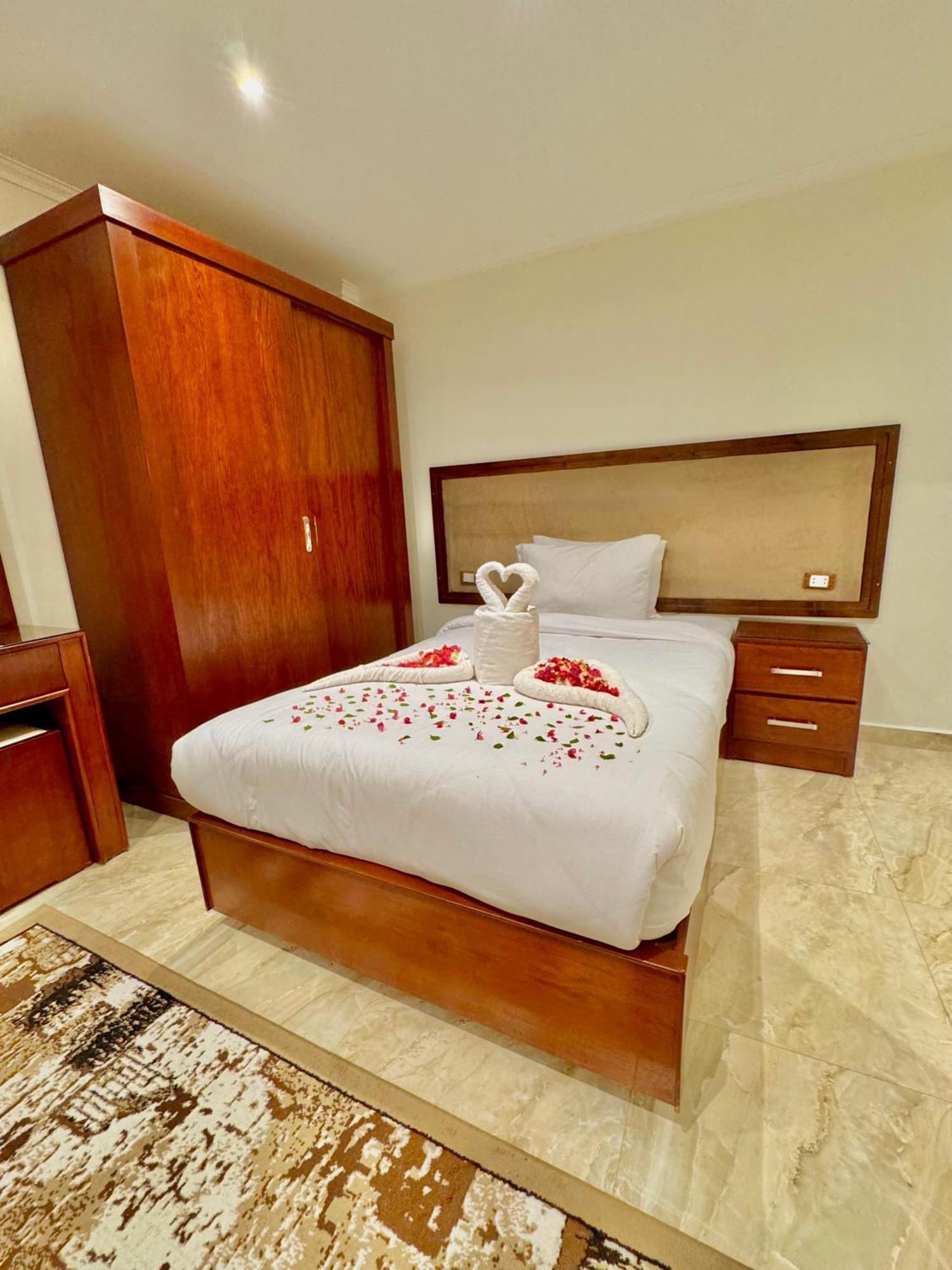 Flower Pyramids Inn Kafrat al Jabal Экстерьер фото