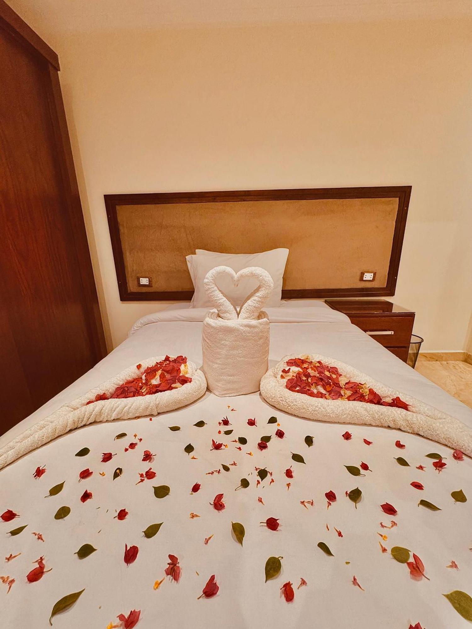 Flower Pyramids Inn Kafrat al Jabal Экстерьер фото